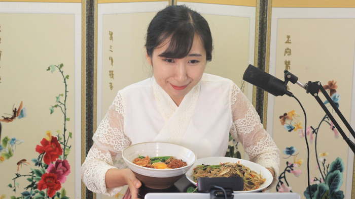 Minseon Kim, head of the OME Cooking Lab, shares Korean culture and everyday life stories with the world.