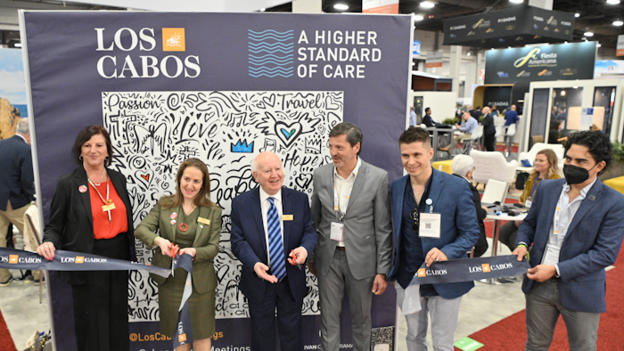 From left to right: Heather Gough, sales director, IMEX; Carina Bauer, CEO, IMEX; Ray Bloom, chairman, IMEX; Rodrigo Esponda, managing director, Los Cabos Tourism Board; Ivan Guaderrama, artist; and Gabriel Ibarra, Mexico Grand Hotels.