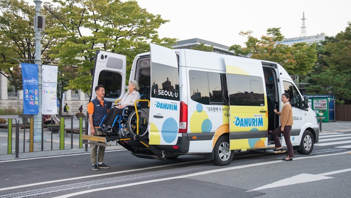 Seoul Danurim Minivans equipped with wheelchair ramps are available for planners to reserve, which will give visitors easy access to various attractions across Seoul.