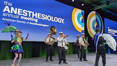 A New Orleans second line kicked off ANESTHESIOLOGY 2022 in true Mardi Gras style