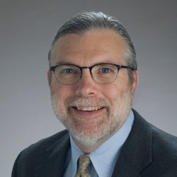 Head shot of Steven Simpson, MD,