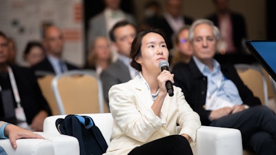 ENTrepreneur Faceoff panel member poses questions to presenters at the 2022 Annual Meeting.