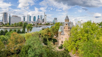 Although Frankfurt’s cityscape is dominated by an array of modern skyscrapers, the metropolis on the River Main has a very green side.