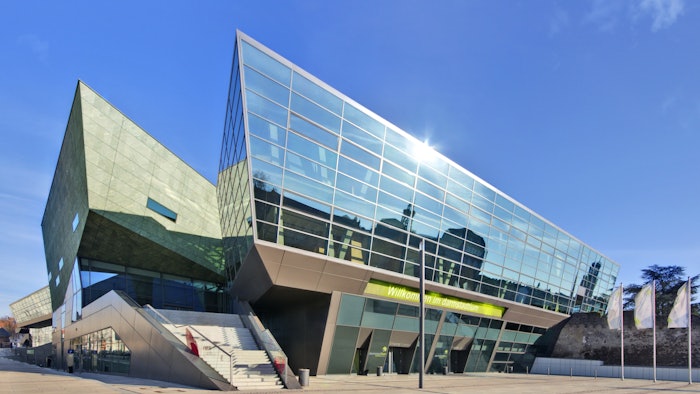 darmstadtium reduced total heat consumption by almost 20%, a cost reduction of 15% compared with the previous year.