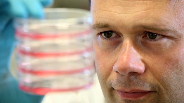 Dr. Lee Parry serves as a Meet In Wales ambassador with expertise in Life Sciences.