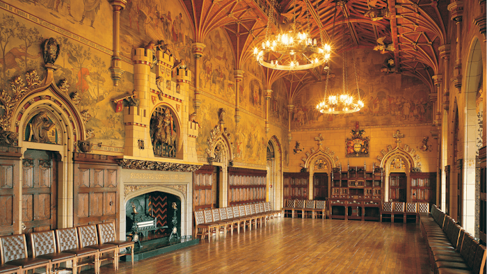 Take 3D virtual tours of Cardiff event venues, including Cardiff Castle.