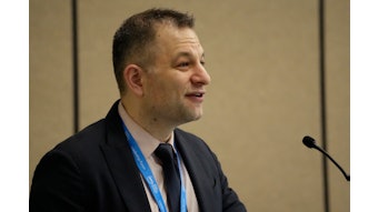 Jules Lipoff presents at AAD session.