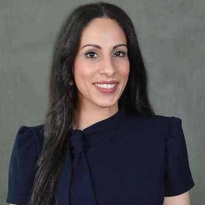 This is a photo of Ronda Farah, MD, FAAD who was quoted in the article.