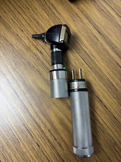 Example of a battery-powered otoscope.