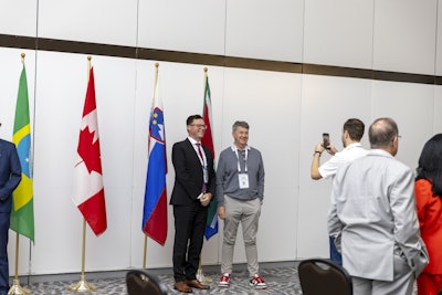 Aaooto Miami2024 M 3186